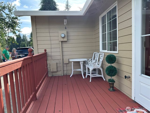 910 Barnhart Street, Raymond, WA 98577