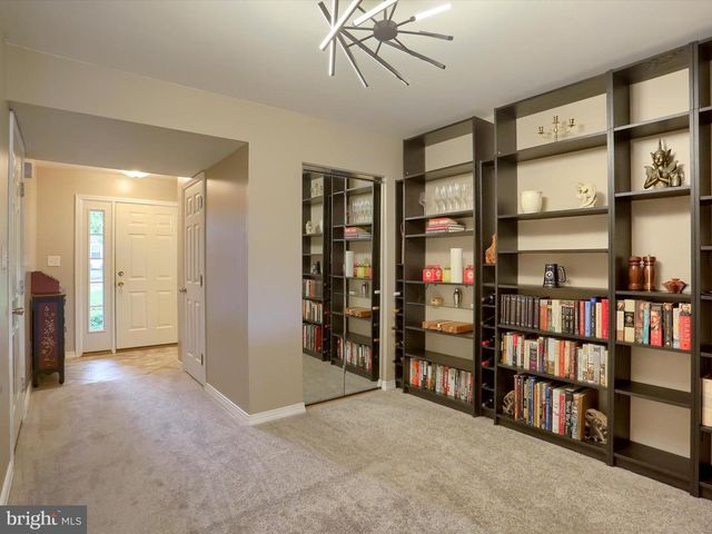 2036 DAYBREAK CIR, Harrisburg, PA 17110