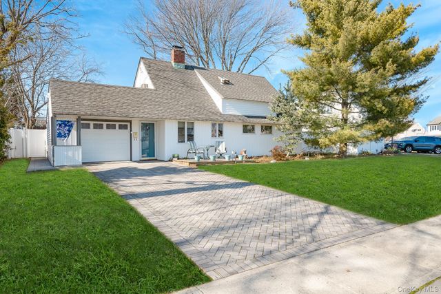 44 Disc Lane, Wantagh, NY 11793