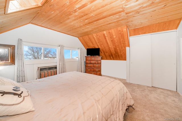 44 Disc Lane, Wantagh, NY 11793