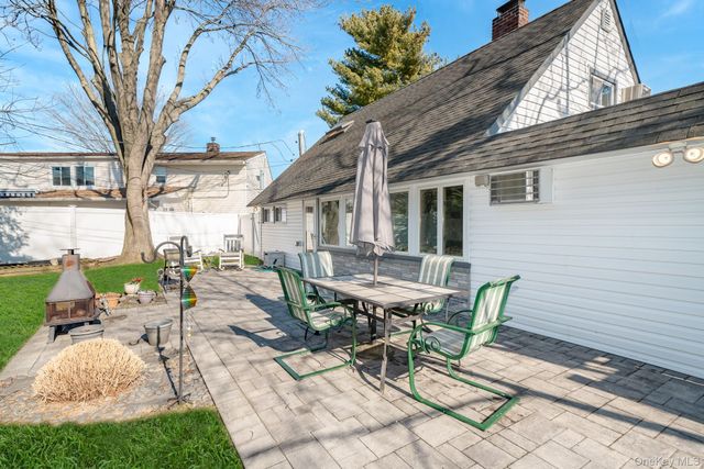 44 Disc Lane, Wantagh, NY 11793