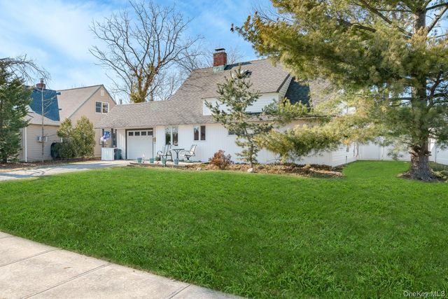 44 Disc Lane, Wantagh, NY 11793