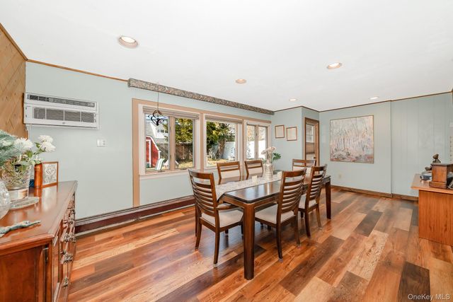 44 Disc Lane, Wantagh, NY 11793