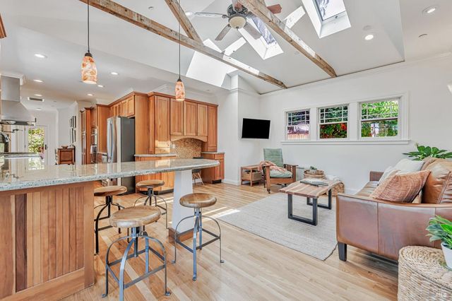 405 Oakdale Ave, Corte Madera, CA 94920