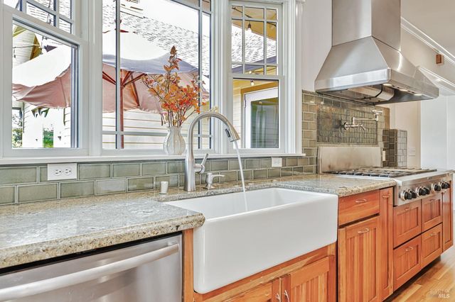 405 Oakdale Ave, Corte Madera, CA 94920