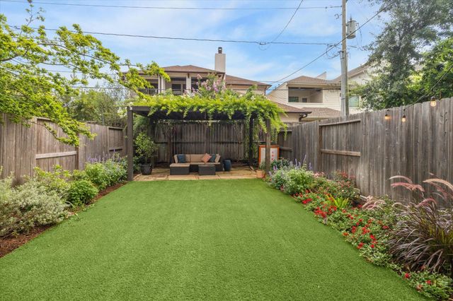 4322 Blossom Street, Houston, TX 77007
