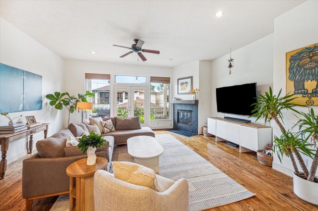 4322 Blossom Street, Houston, TX 77007