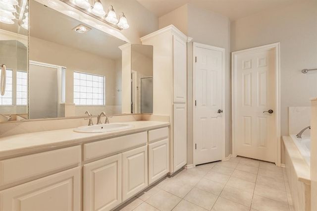 4001 NE 138th Terrace, Edmond, OK 73013