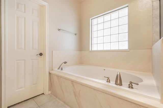 4001 NE 138th Terrace, Edmond, OK 73013