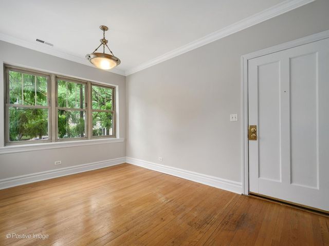 2129 N Kedzie Boulevard 1, Chicago, IL 60647