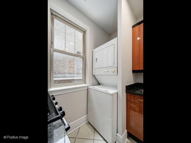 2129 N Kedzie Boulevard 1, Chicago, IL 60647