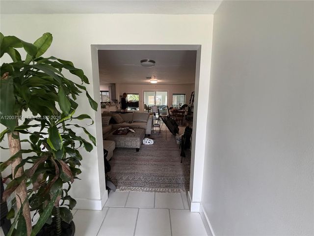 1823 SW 22nd St, Fort Lauderdale, FL 33315