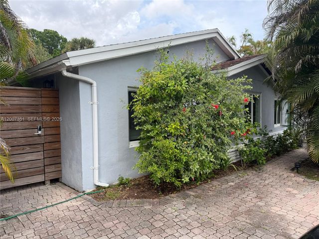1823 SW 22nd St, Fort Lauderdale, FL 33315