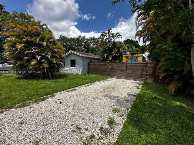 1823 SW 22nd St, Fort Lauderdale, FL 33315