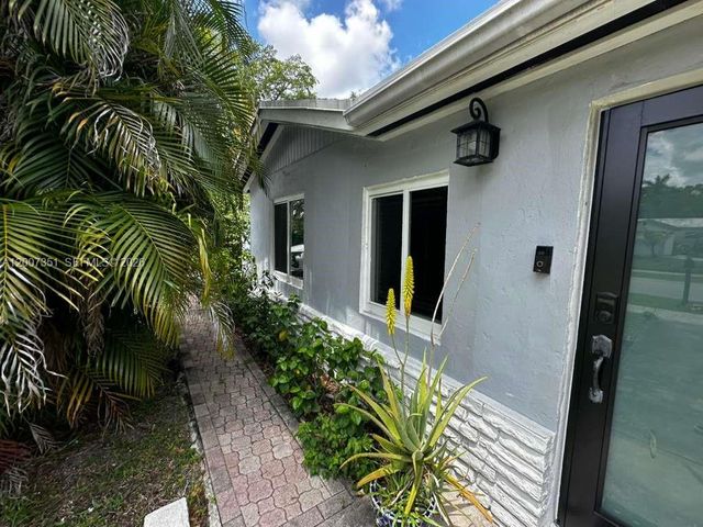 1823 SW 22nd St, Fort Lauderdale, FL 33315