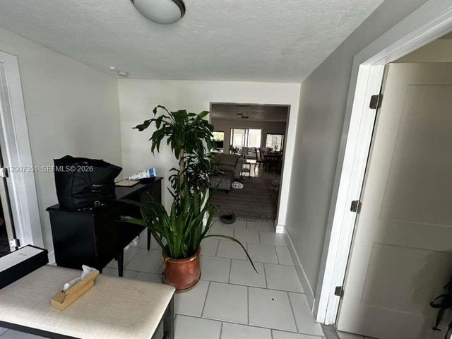 1823 SW 22nd St, Fort Lauderdale, FL 33315