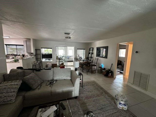 1823 SW 22nd St, Fort Lauderdale, FL 33315