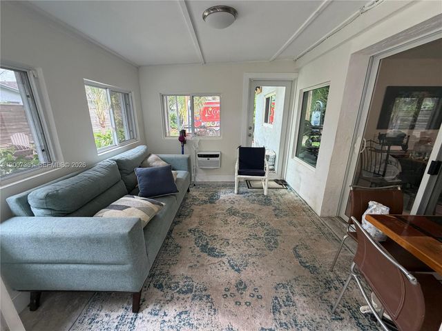 1823 SW 22nd St, Fort Lauderdale, FL 33315