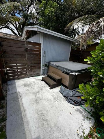 1823 SW 22nd St, Fort Lauderdale, FL 33315