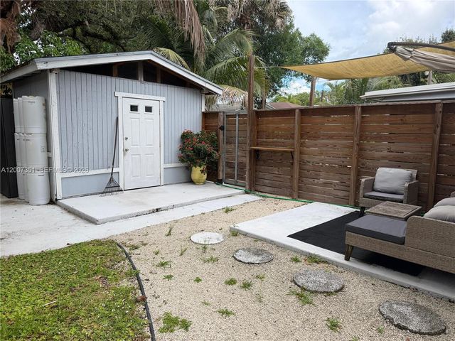 1823 SW 22nd St, Fort Lauderdale, FL 33315