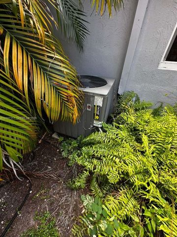 1823 SW 22nd St, Fort Lauderdale, FL 33315
