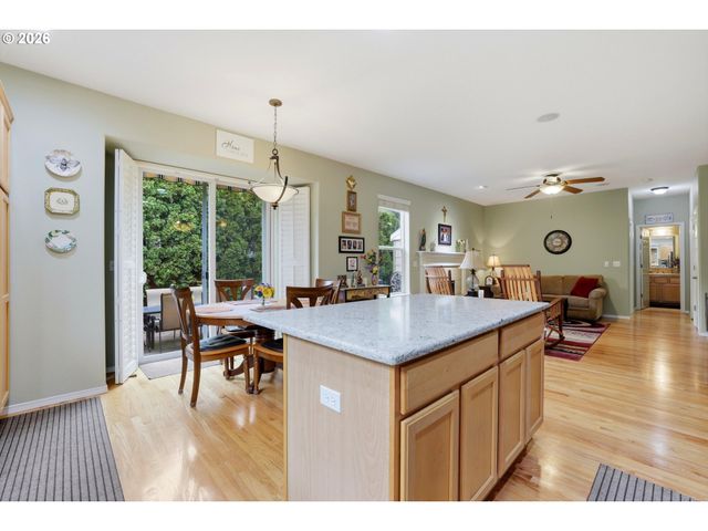 211 N WHITE OAK St, Newberg, OR 97132