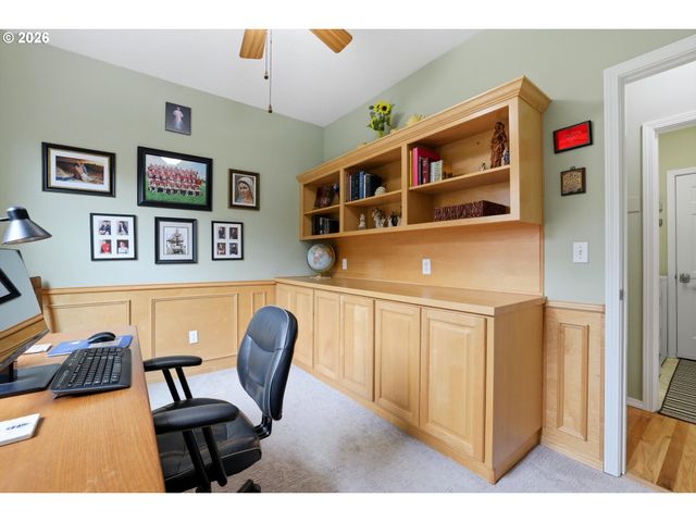 211 N WHITE OAK St, Newberg, OR 97132