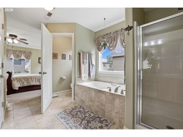 211 N WHITE OAK St, Newberg, OR 97132