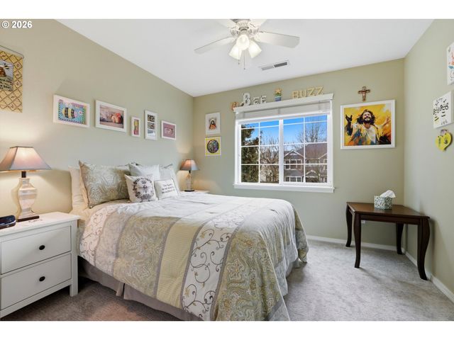 211 N WHITE OAK St, Newberg, OR 97132