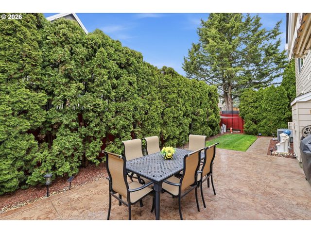 211 N WHITE OAK St, Newberg, OR 97132