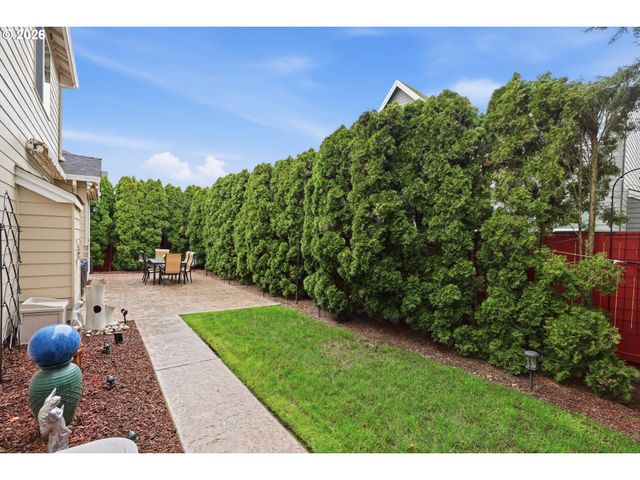 211 N WHITE OAK St, Newberg, OR 97132