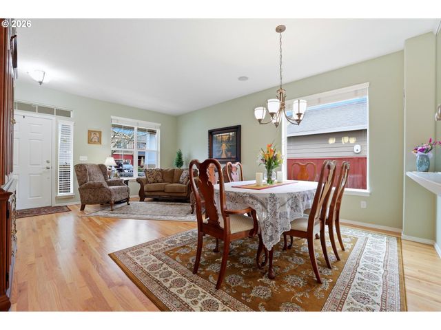 211 N WHITE OAK St, Newberg, OR 97132