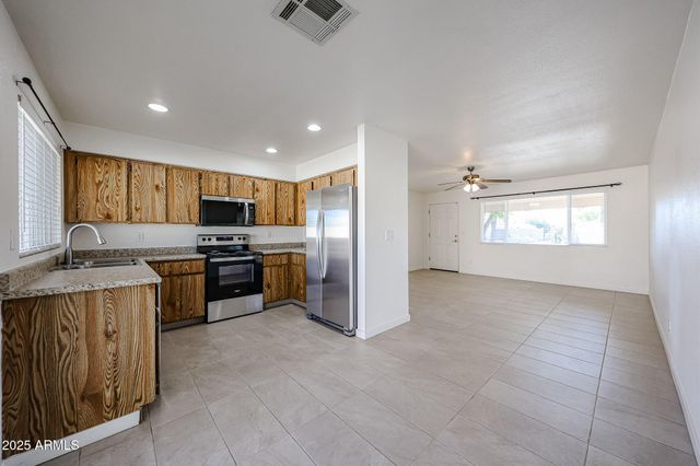 7208 W VOGEL Avenue, Peoria, AZ 85345