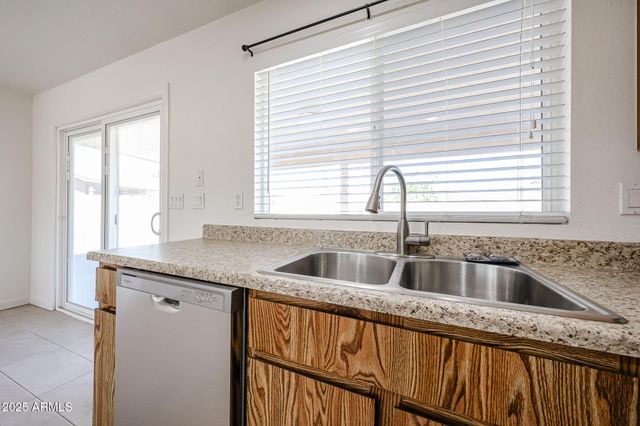 7208 W VOGEL Avenue, Peoria, AZ 85345