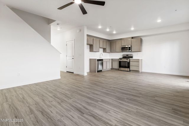 246 Green Lane, Dayton, NV 89403