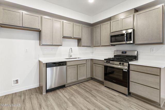 246 Green Lane, Dayton, NV 89403