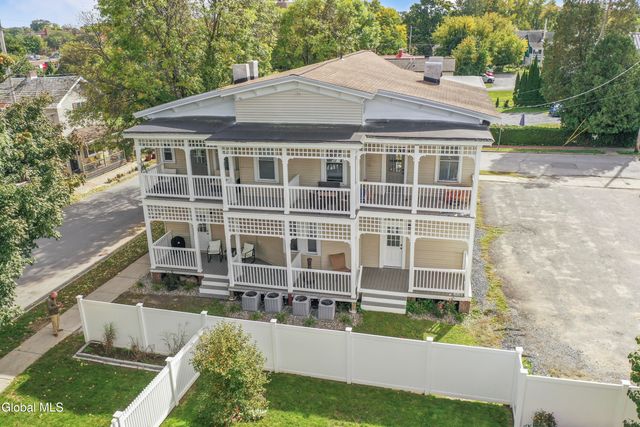 1 Oak Street, Saratoga Springs, NY 12866