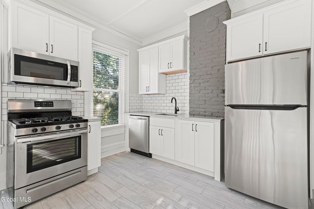 1 Oak Street, Saratoga Springs, NY 12866