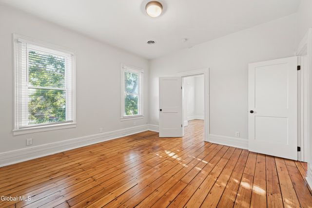 1 Oak Street, Saratoga Springs, NY 12866
