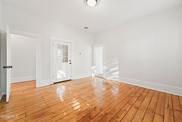 1 Oak Street, Saratoga Springs, NY 12866