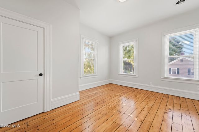 1 Oak Street, Saratoga Springs, NY 12866