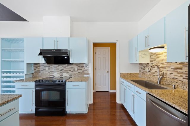 5524 FOUNTAIN BAY DR, Memphis, TN 38120