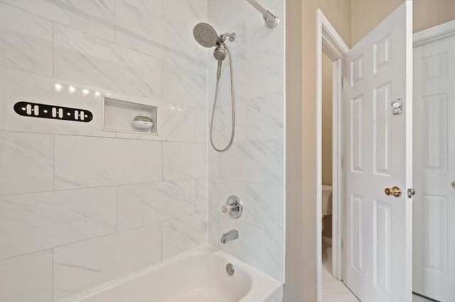 5524 FOUNTAIN BAY DR, Memphis, TN 38120