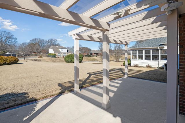 5524 FOUNTAIN BAY DR, Memphis, TN 38120