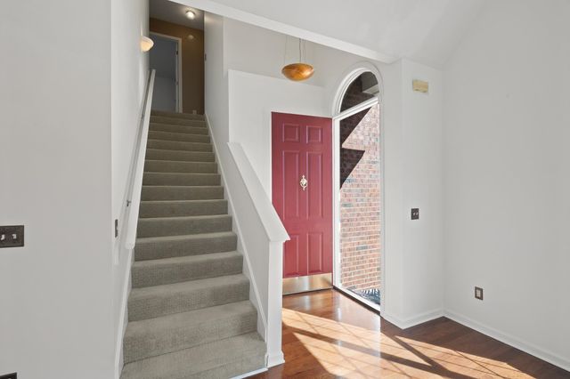 5524 FOUNTAIN BAY DR, Memphis, TN 38120