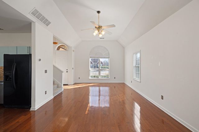 5524 FOUNTAIN BAY DR, Memphis, TN 38120