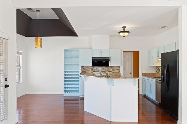 5524 FOUNTAIN BAY DR, Memphis, TN 38120