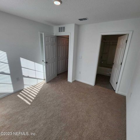 8409 ZENITH Circle, Jacksonville, FL 32256