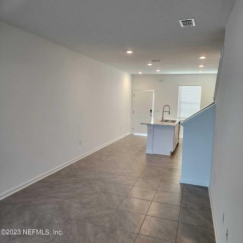 8409 ZENITH Circle, Jacksonville, FL 32256