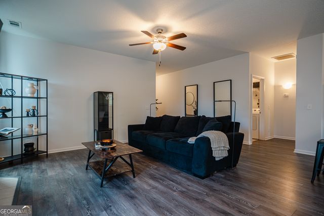 426 Brightleaf Circle, Hinesville, GA 31313